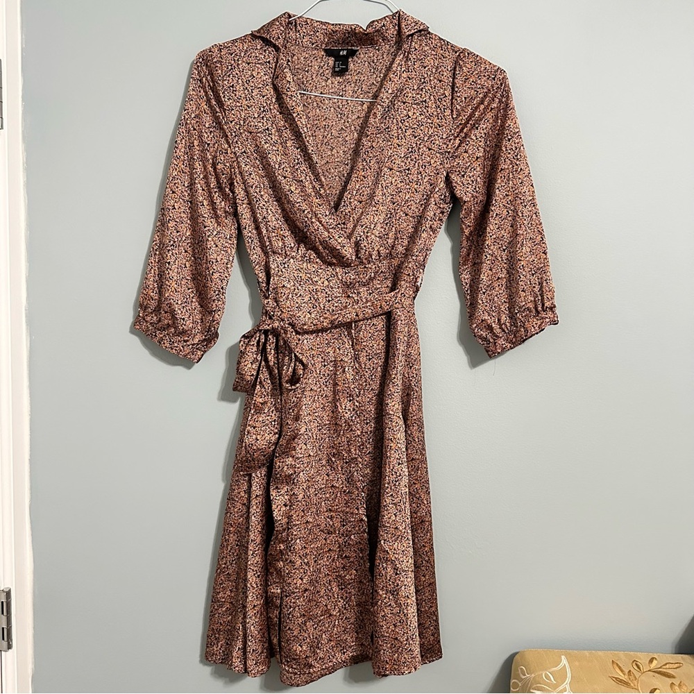 🦋 H&M Floral Wrap Midi Dress Deep V line US 4